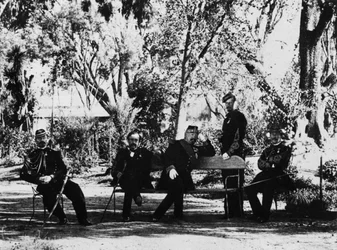 Le général Bazaine (1811-88) avec ses officiers